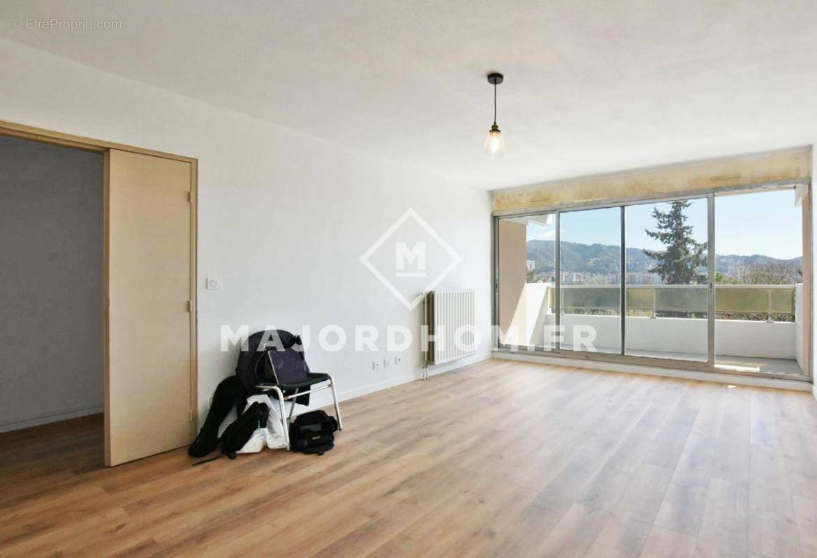 Appartement à MARSEILLE-12E