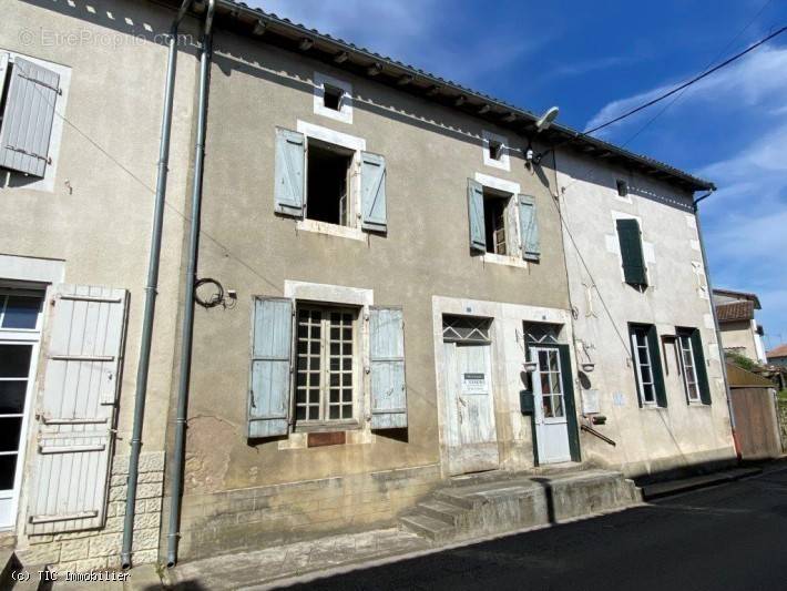 Maison à CHAMPAGNE-MOUTON