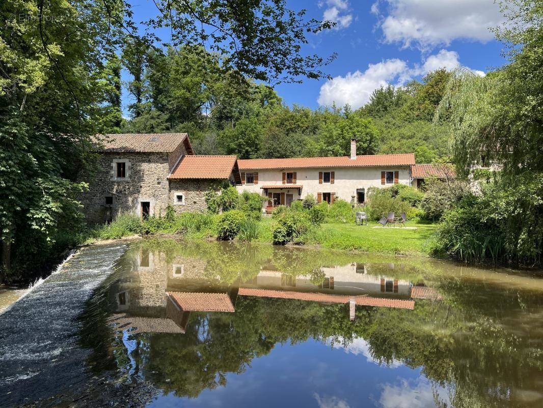 Maison à CONFOLENS