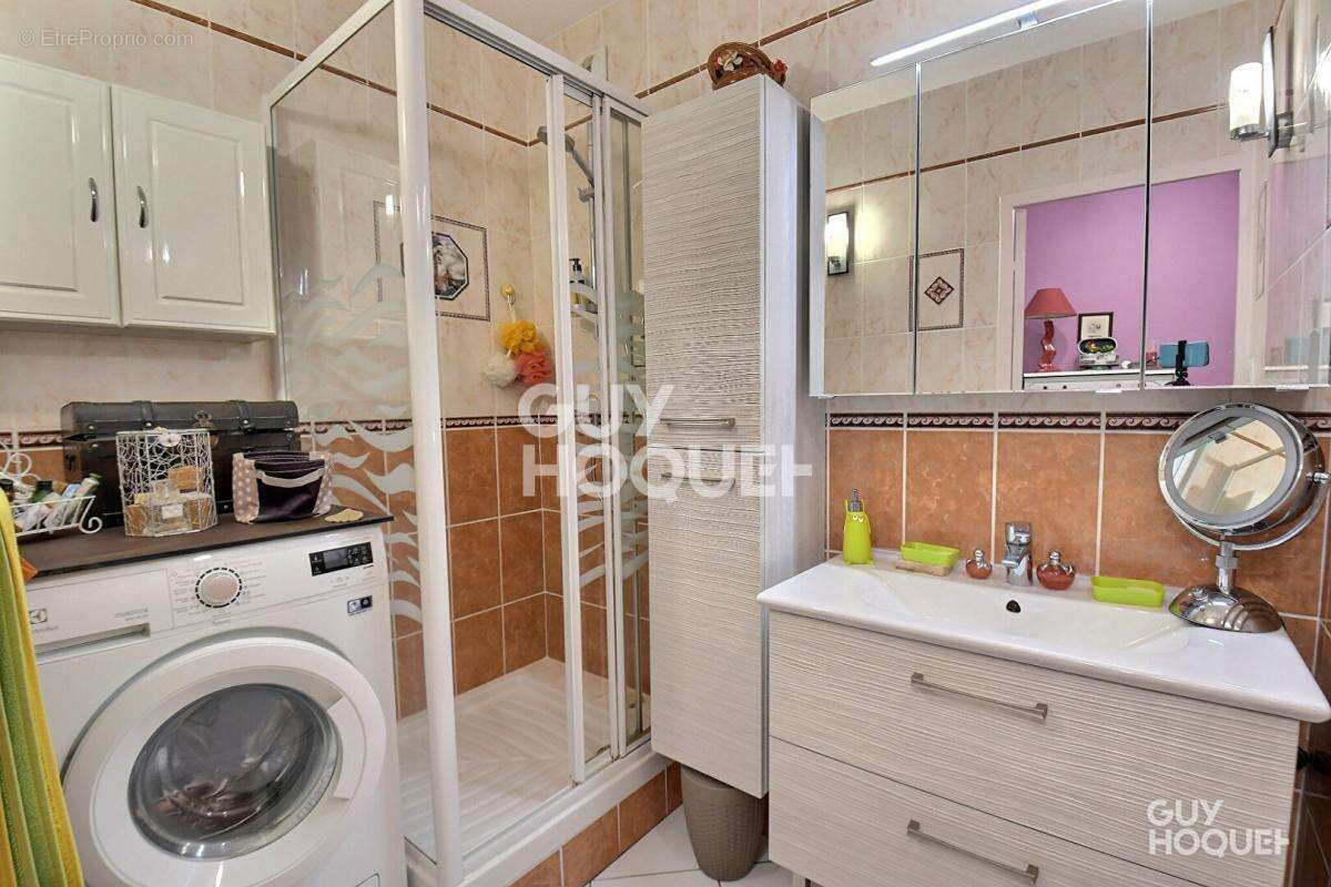 Appartement à LYON-8E