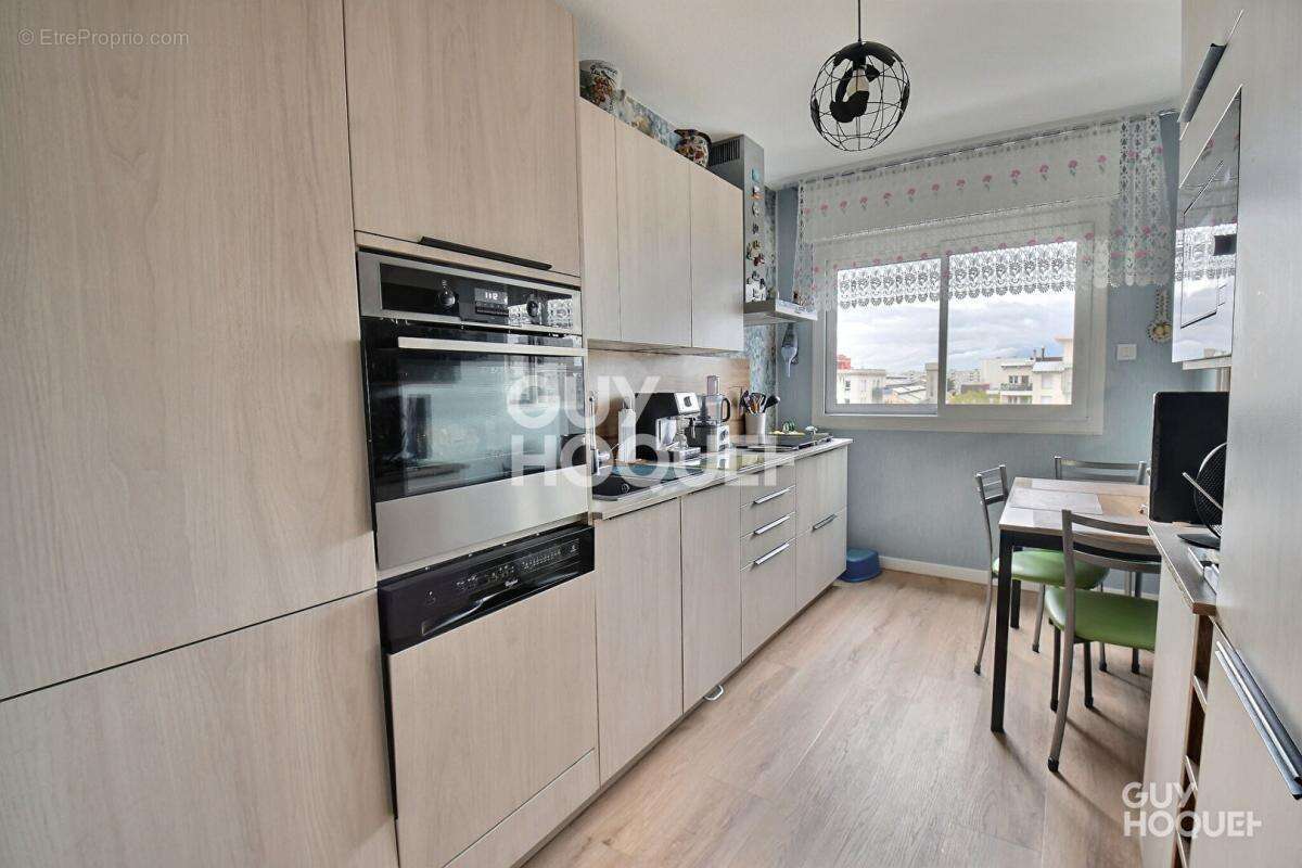 Appartement à LYON-8E