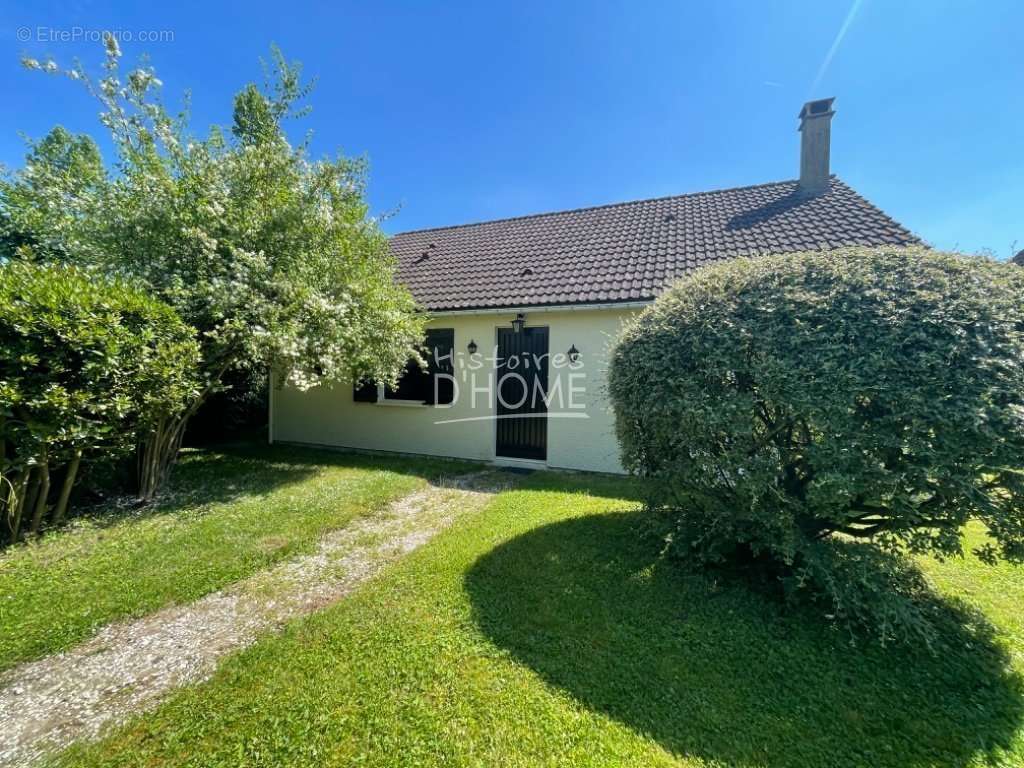 Maison à JOUY-LE-CHATEL