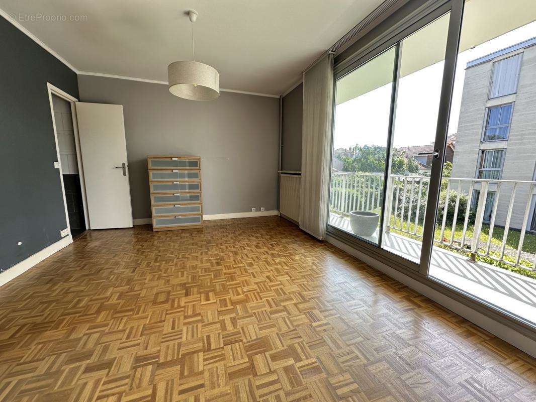 Appartement à COLOMBES