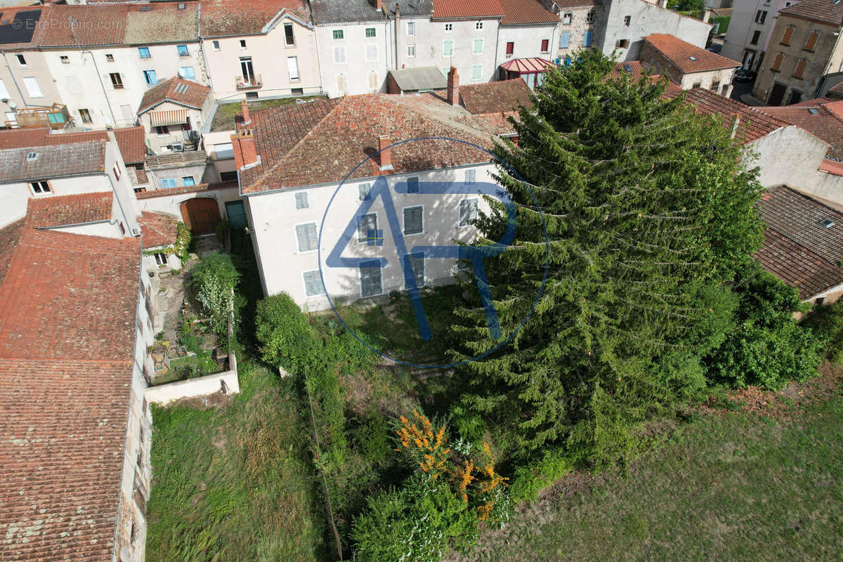 Maison à PAULHAGUET