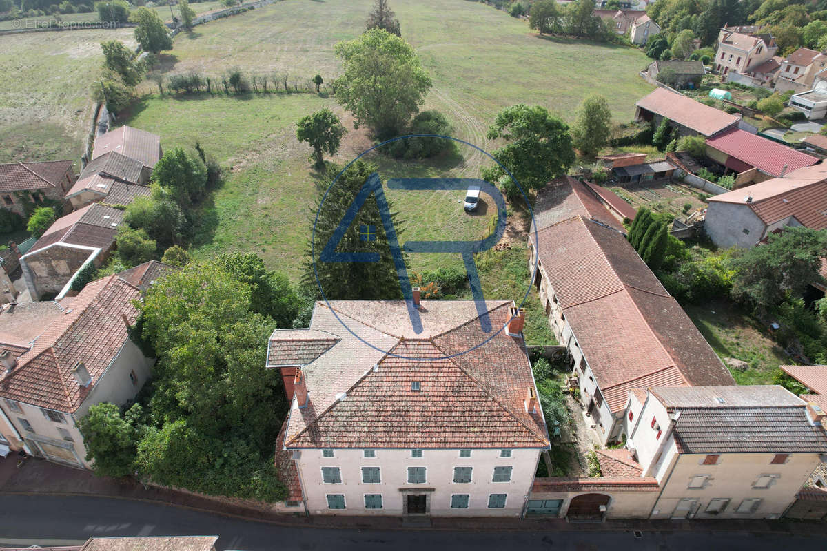 Maison à PAULHAGUET