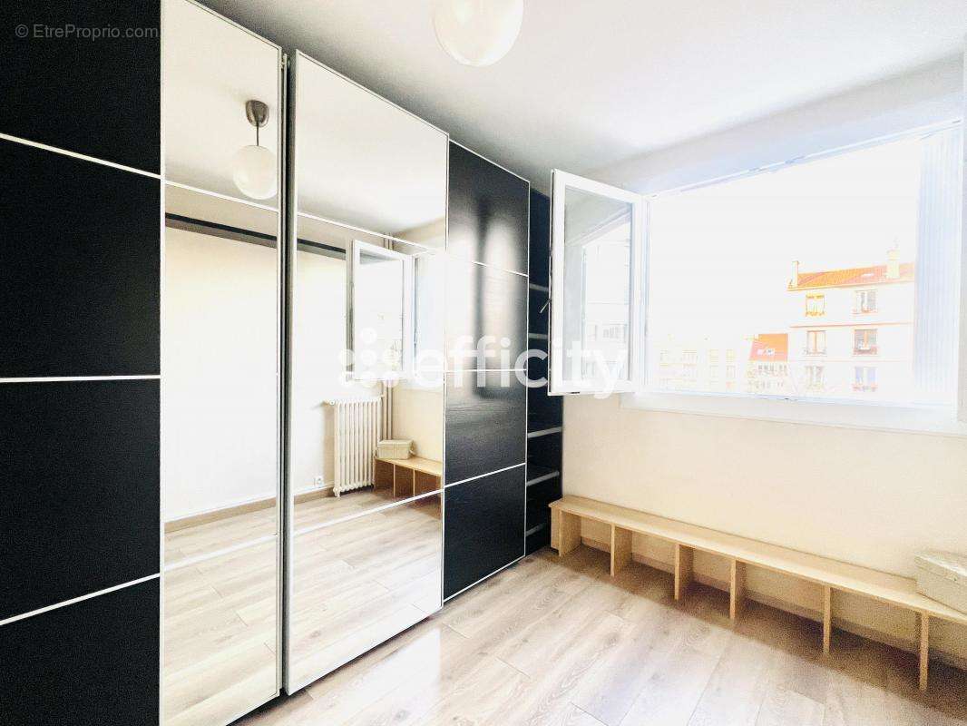 Appartement à MONTROUGE