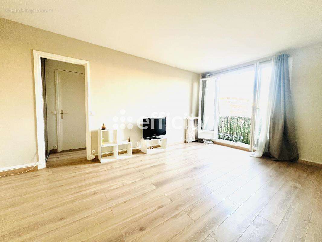 Appartement à MONTROUGE