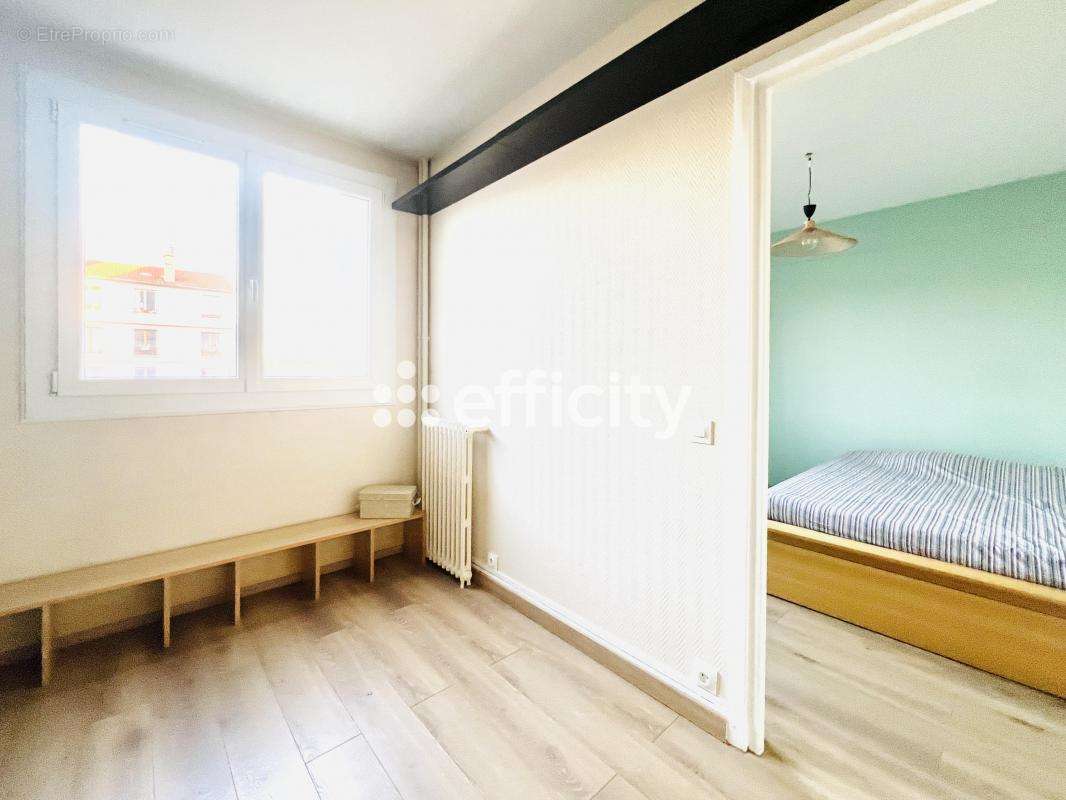 Appartement à MONTROUGE