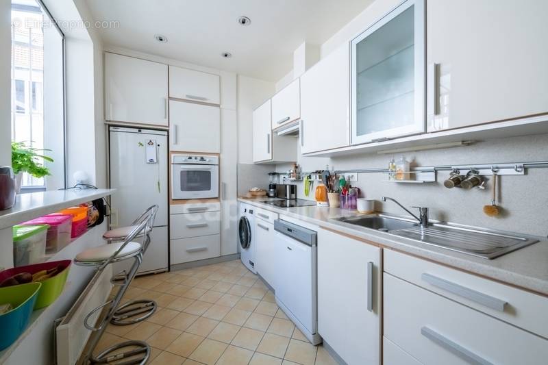 Appartement à PARIS-10E