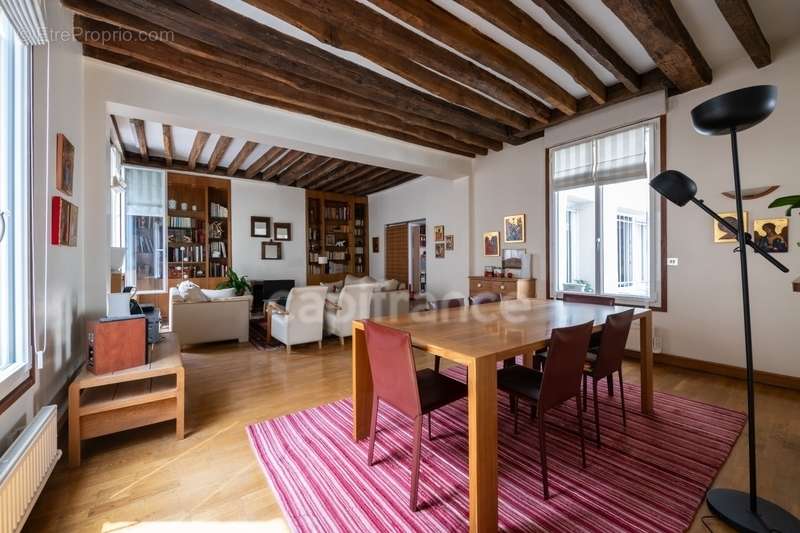 Appartement à PARIS-10E