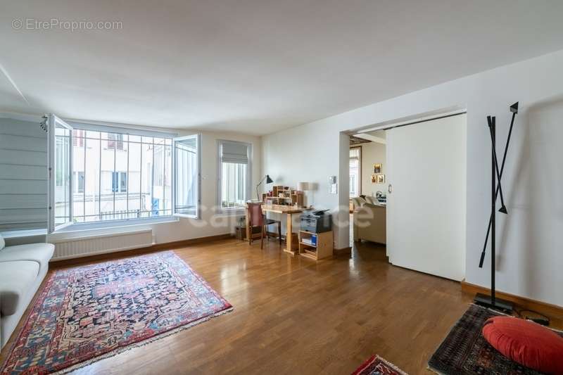 Appartement à PARIS-10E