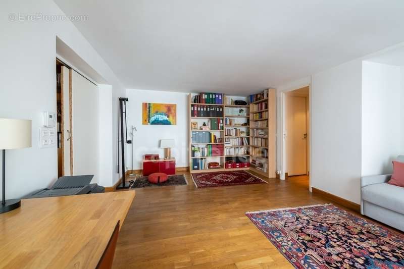 Appartement à PARIS-10E