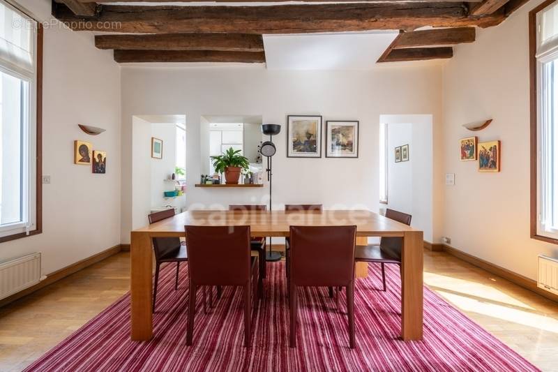 Appartement à PARIS-10E