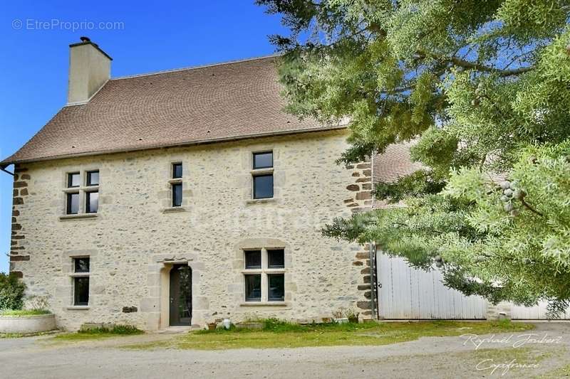 Maison à FRESNAY-SUR-SARTHE