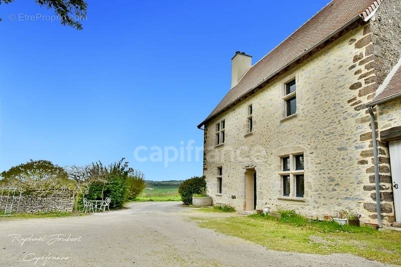 Maison à FRESNAY-SUR-SARTHE