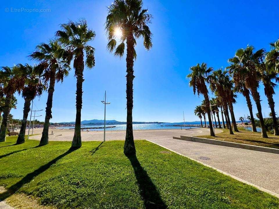 Appartement à SIX-FOURS-LES-PLAGES