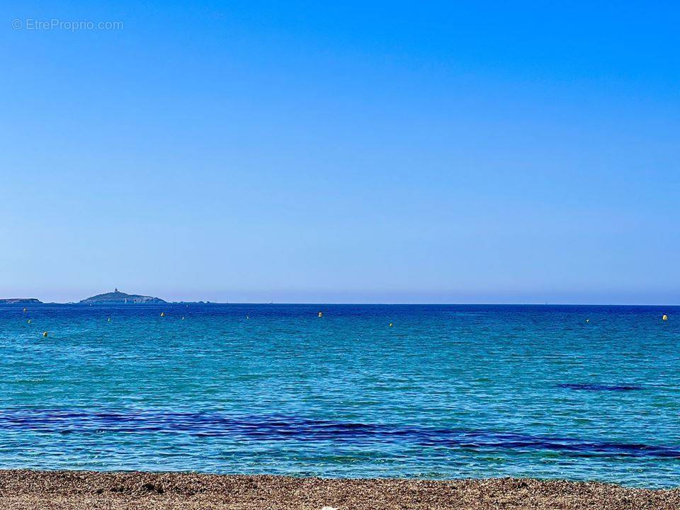 Appartement à SIX-FOURS-LES-PLAGES