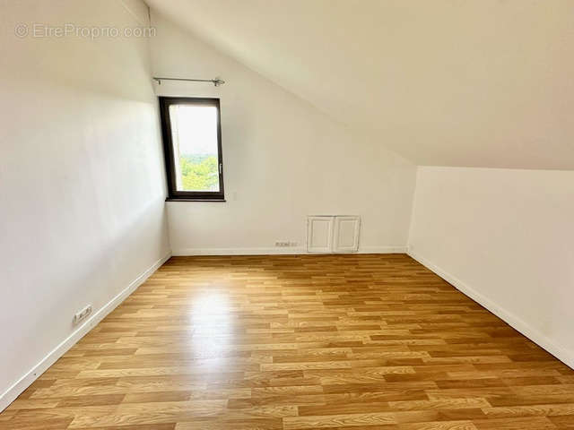 Appartement à POUGNY