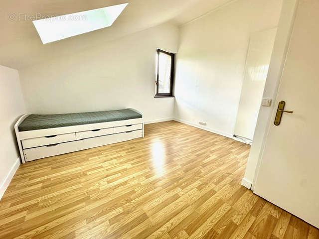 Appartement à POUGNY