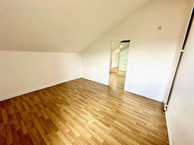 Appartement à POUGNY