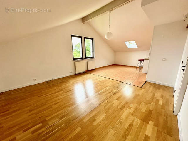 Appartement à POUGNY