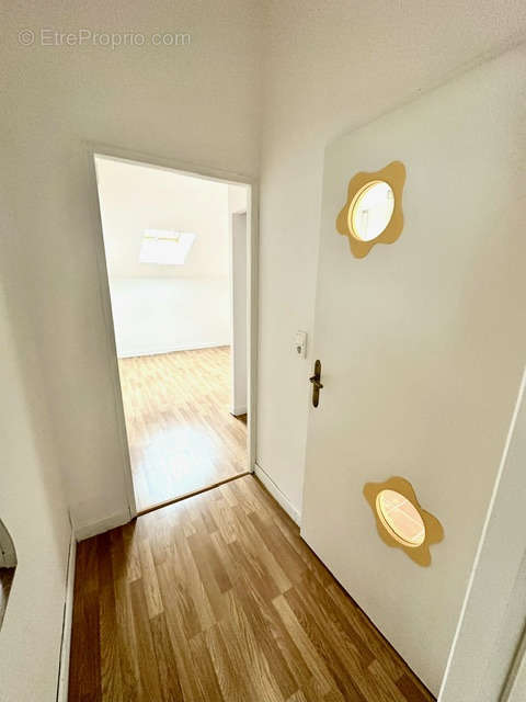 Appartement à POUGNY