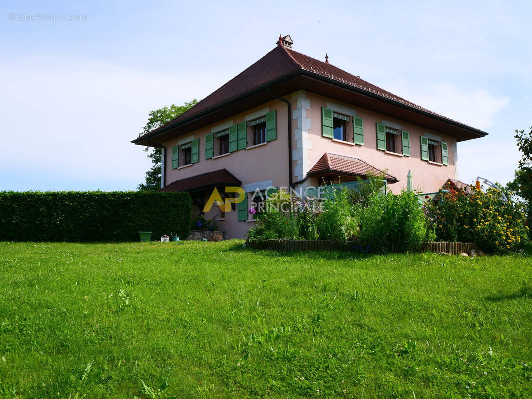 Maison à CHAPEIRY