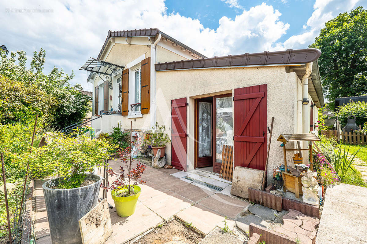 Maison à LIMEIL-BREVANNES