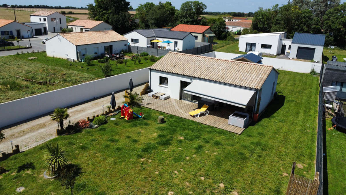 Maison à SAINT-HILAIRE-LA-FORET