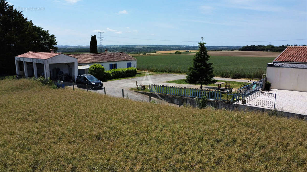 Appartement à CHANIERS