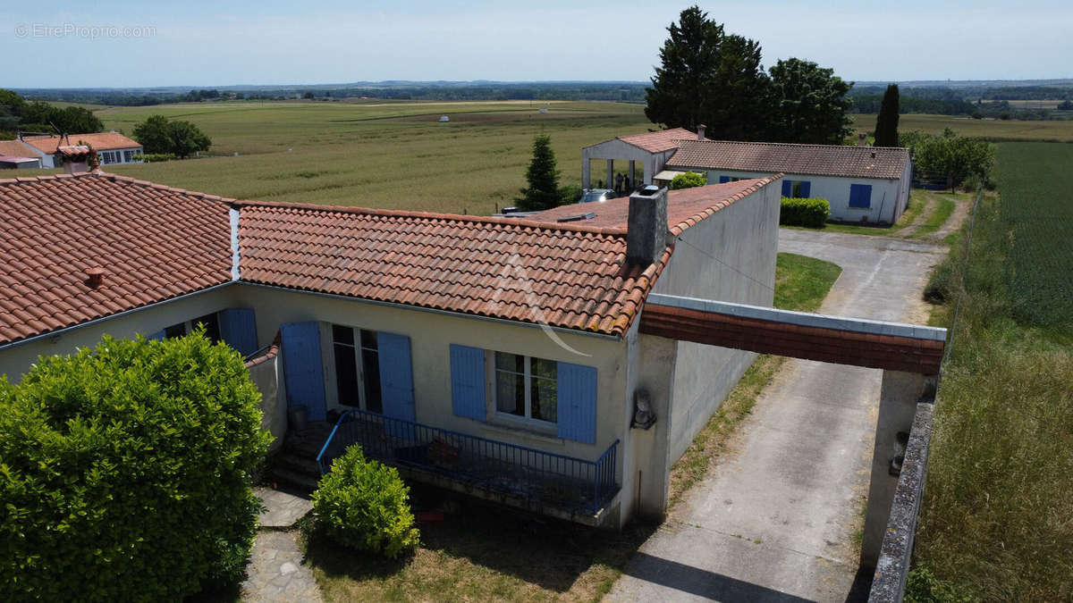 Appartement à CHANIERS