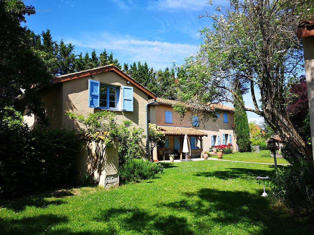 Maison à SAINT-ETIENNE-LE-MOLARD