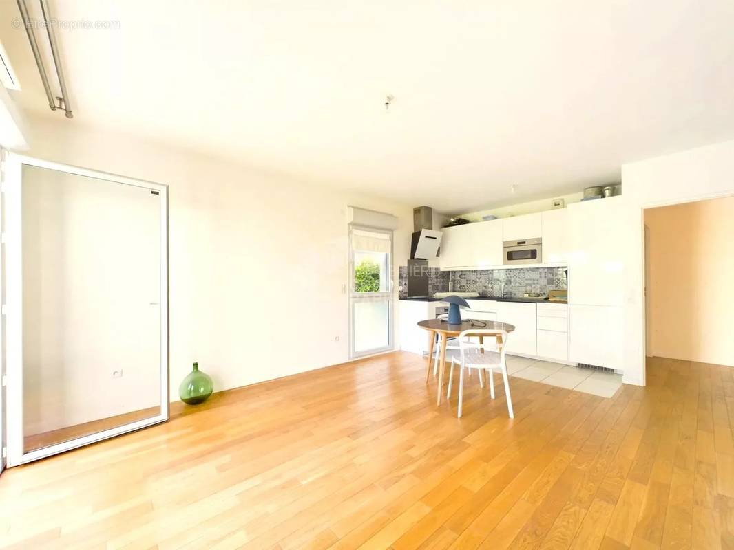 Appartement à IVRY-SUR-SEINE