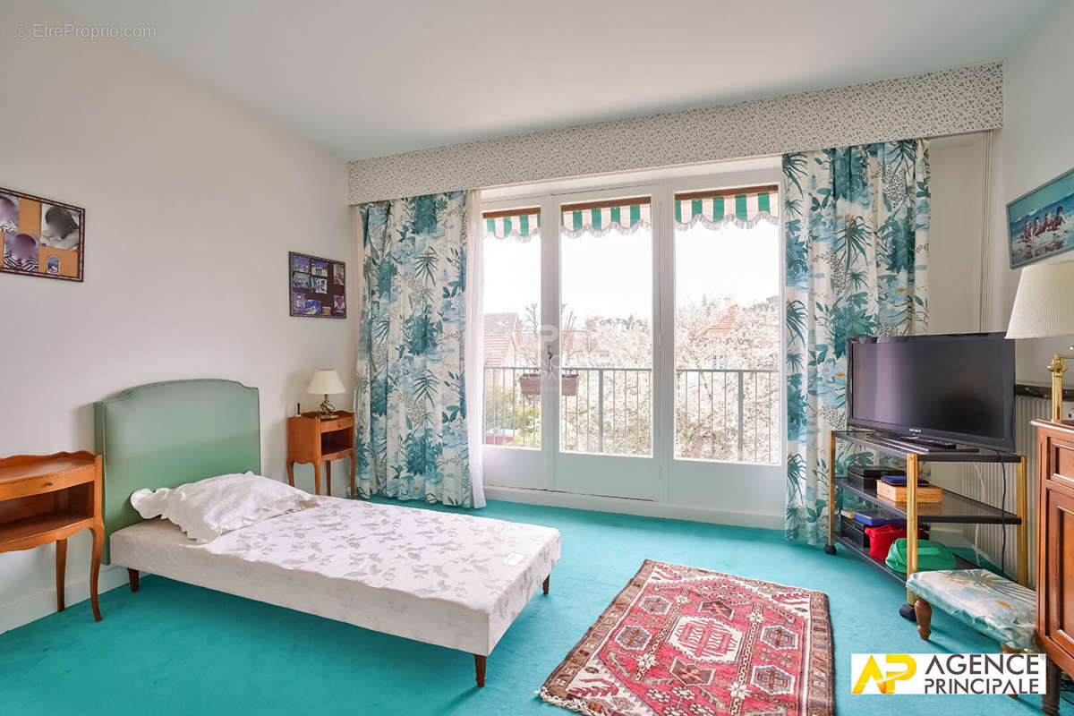 Appartement à MAISONS-LAFFITTE