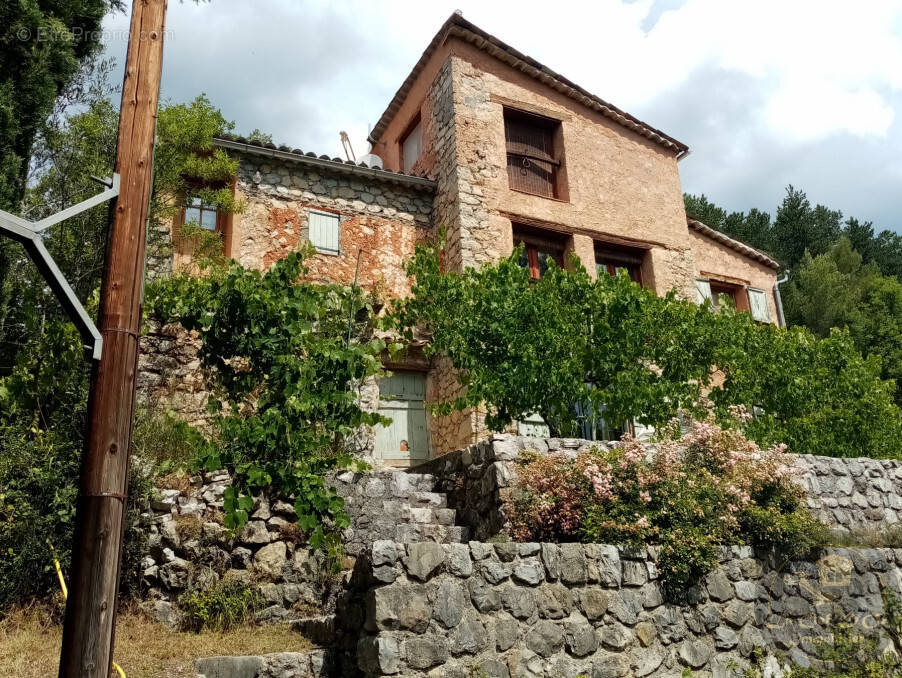 Maison à ENTREVAUX