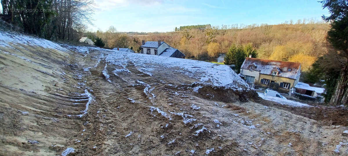 Terrain à VILLERS-COTTERETS