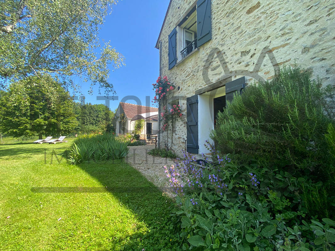 Maison à FAREMOUTIERS