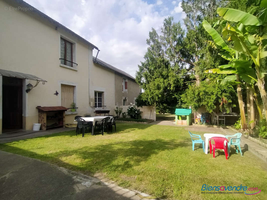 Maison à MONTMORILLON