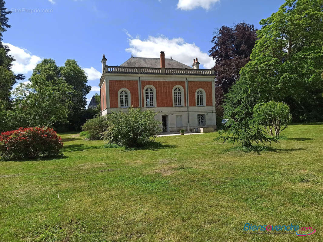 Maison à LIGUGE