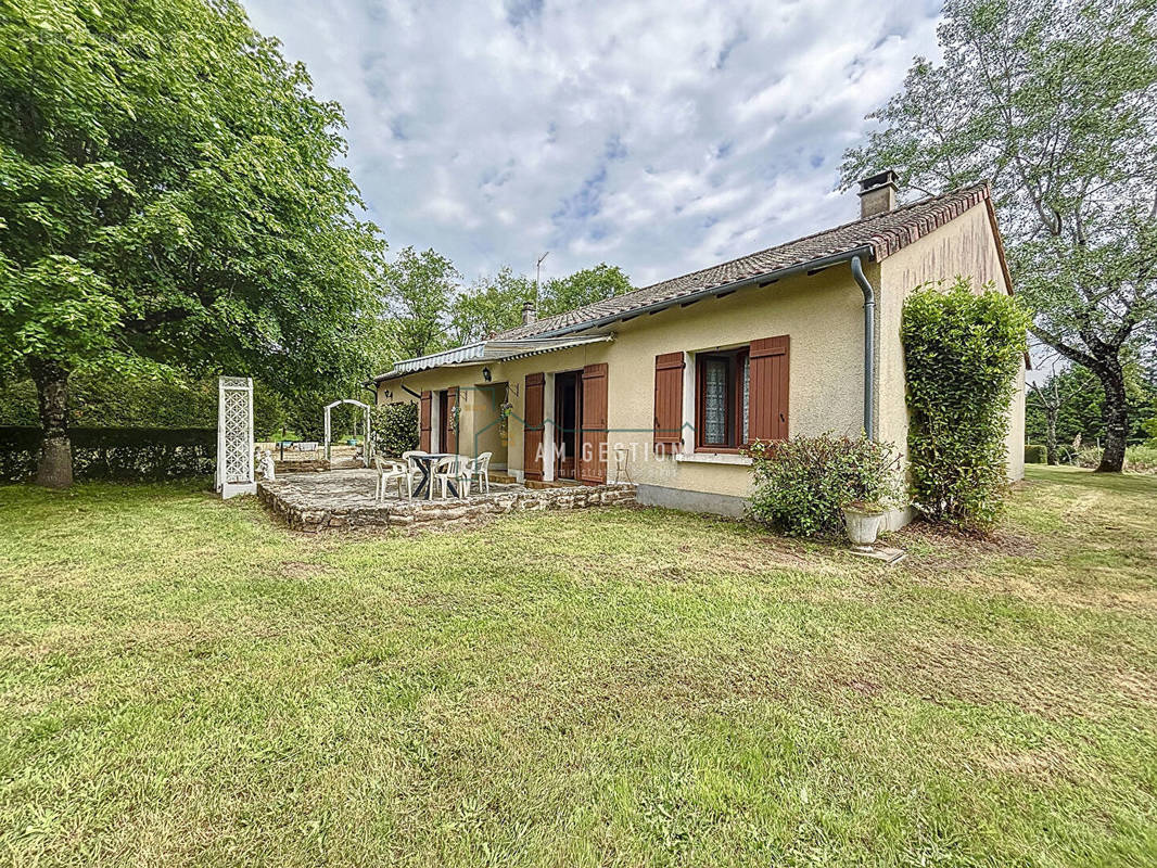 Maison à ROUSSAC