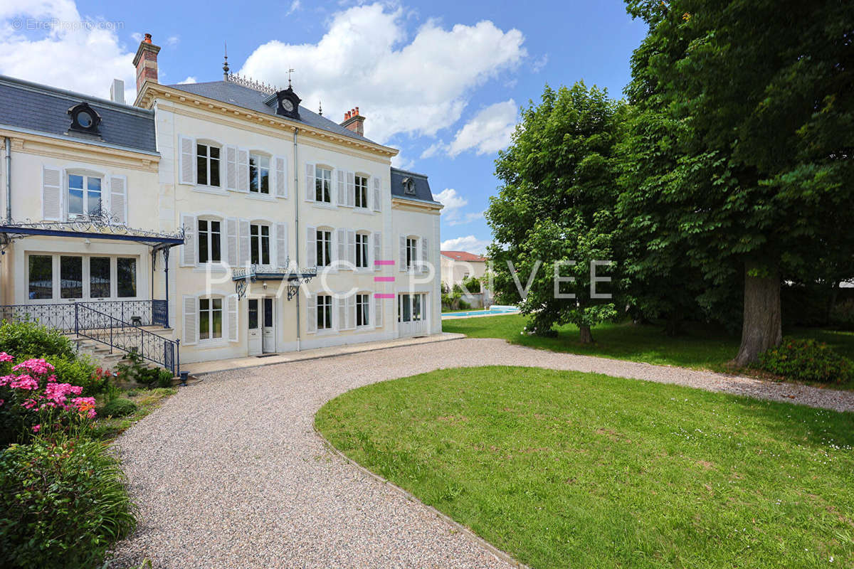 Maison à ROSIERES-AUX-SALINES