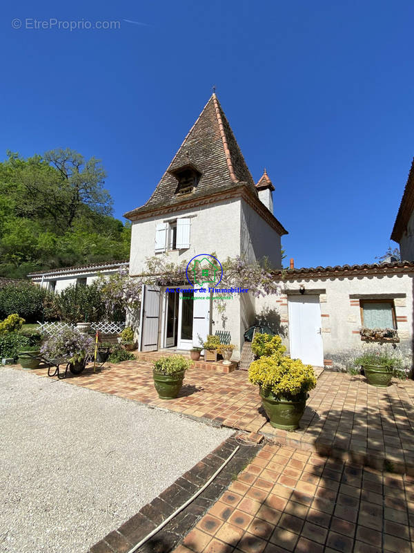 Maison à SAINT-URCISSE