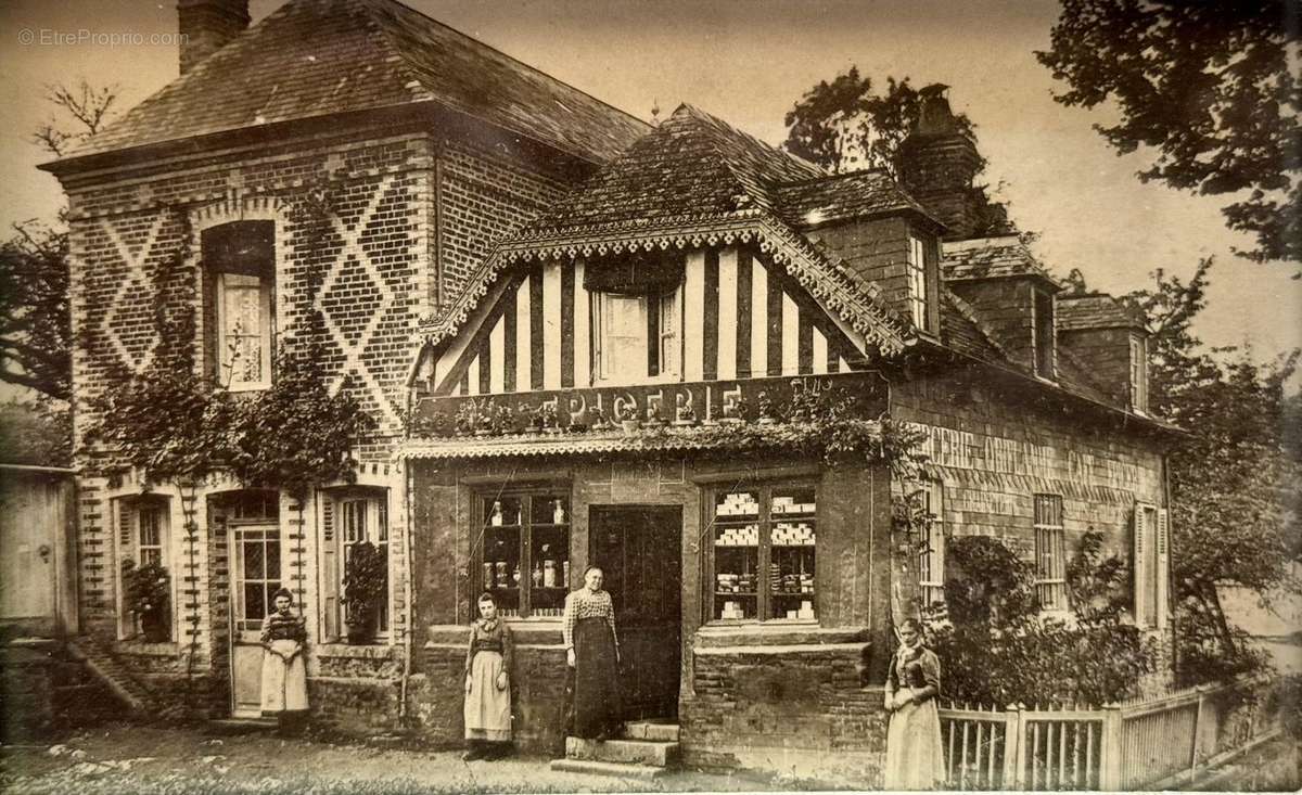 ANCIENNE EPICERIE  - Maison à DEAUVILLE