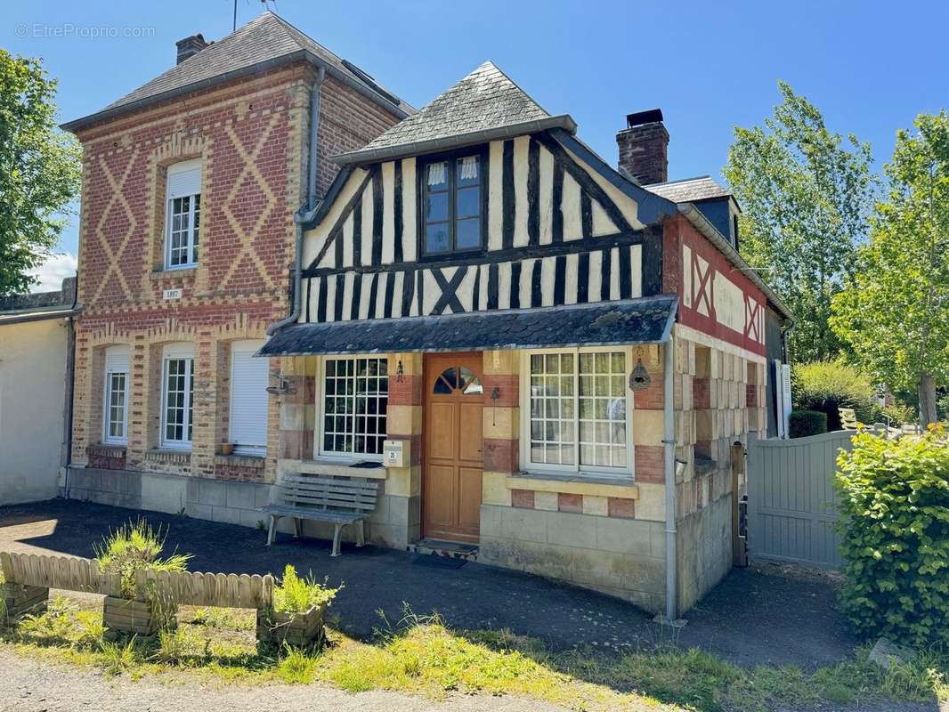 FACADE PRINCIPALE  - Maison à DEAUVILLE