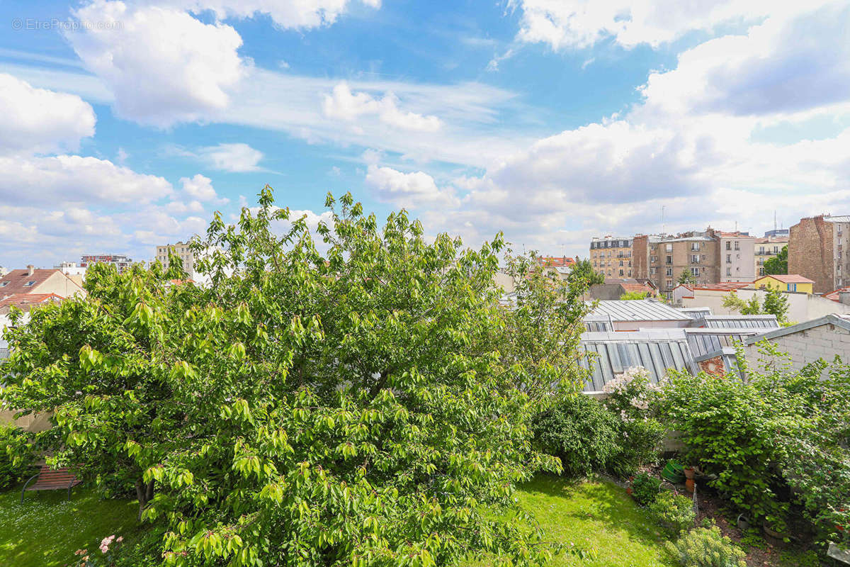 Appartement à LES LILAS