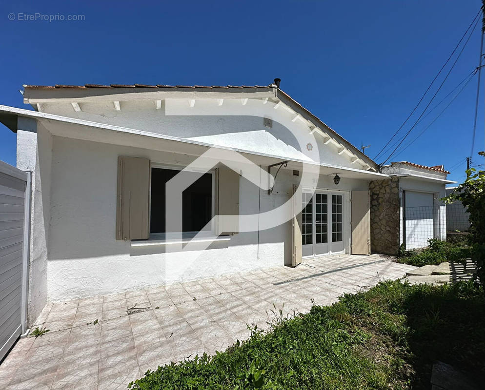 Maison à BOURCEFRANC-LE-CHAPUS