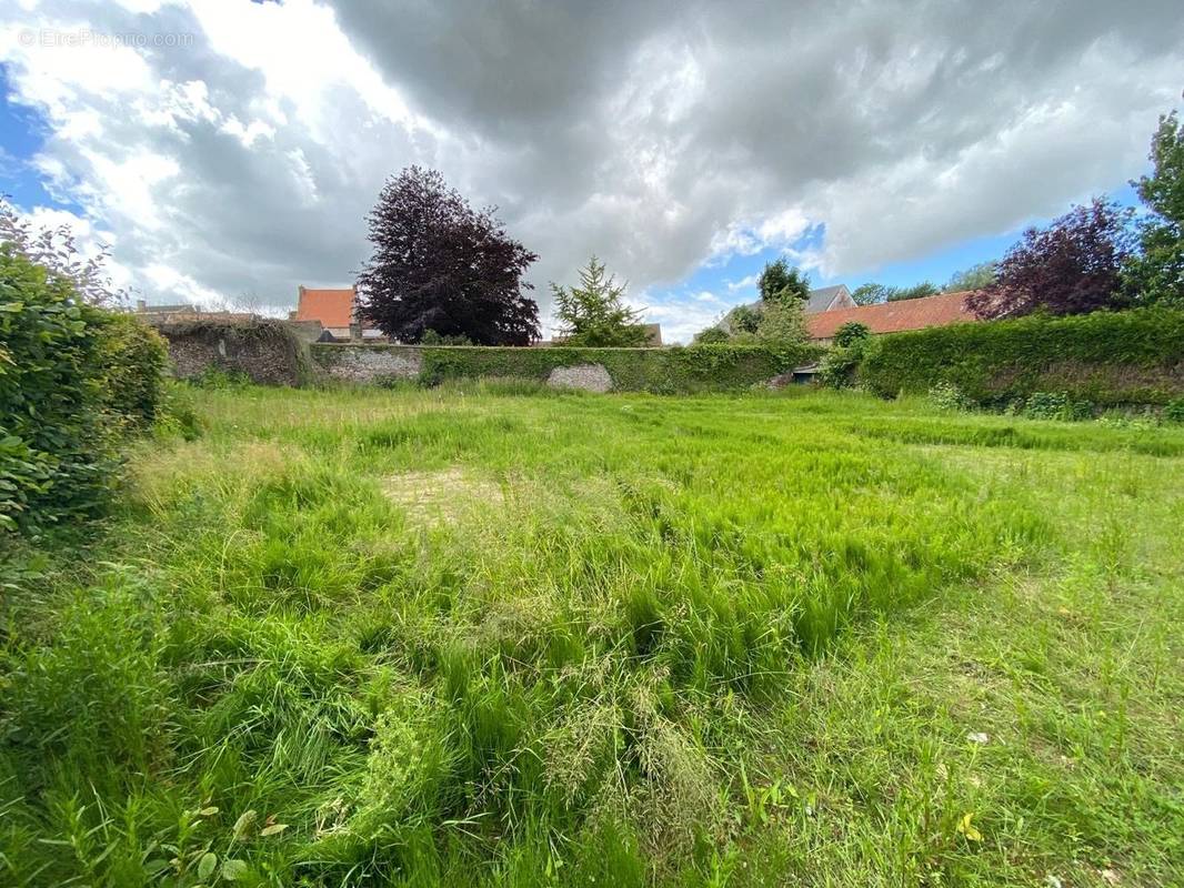 Terrain à GUINES