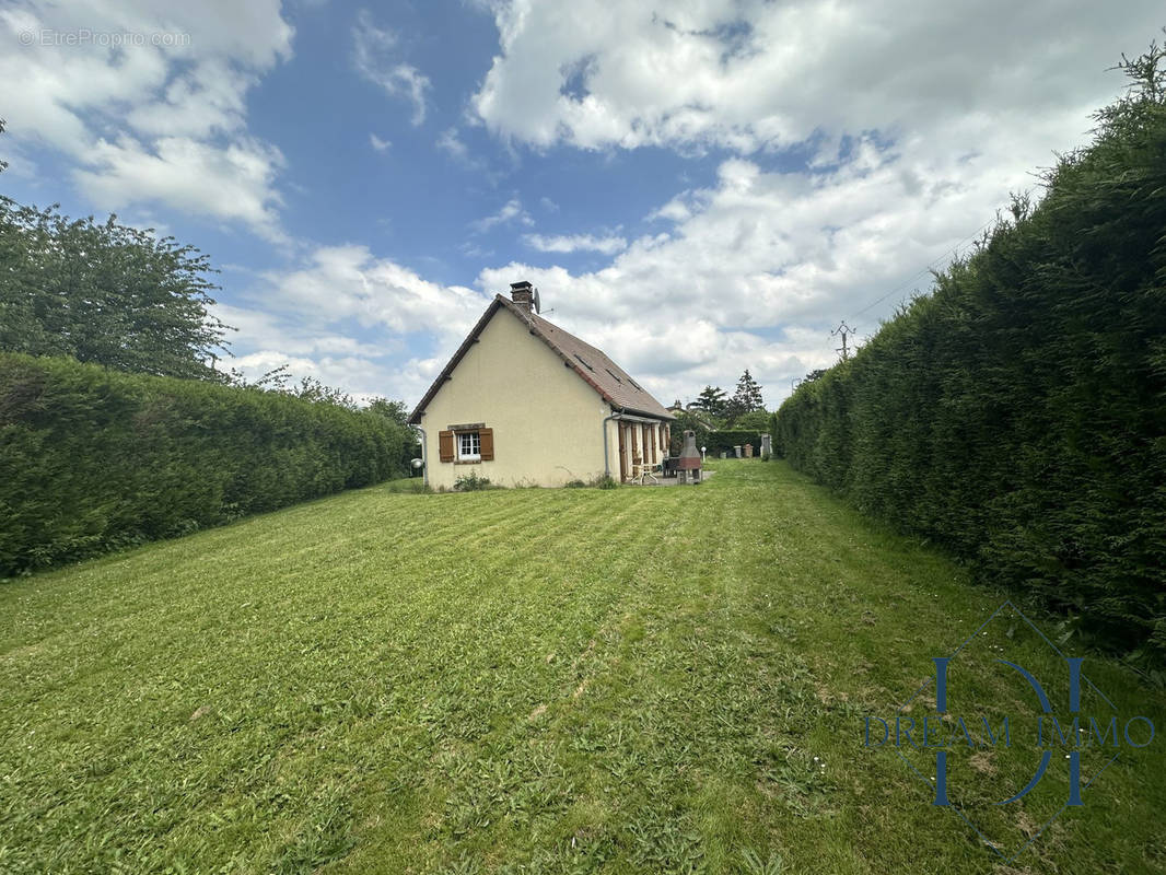 Maison à HEUBECOURT-HARICOURT