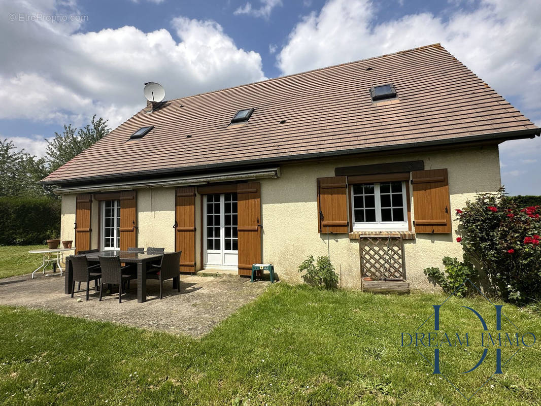 Maison à HEUBECOURT-HARICOURT