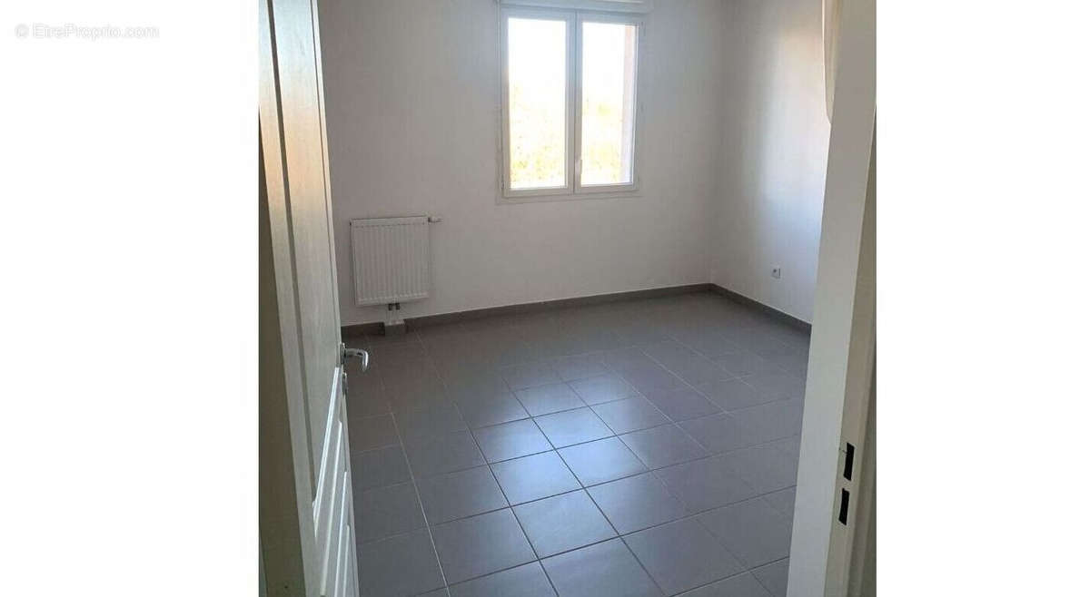 Appartement à PEYPIN